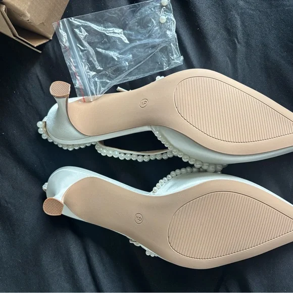 White Pearl-Embellished Women's Heels - Picture 4 of 6